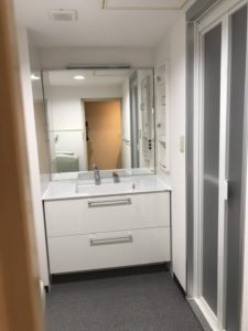 60C95756-30F7-4AC9-B744-7F8CB02E3F33