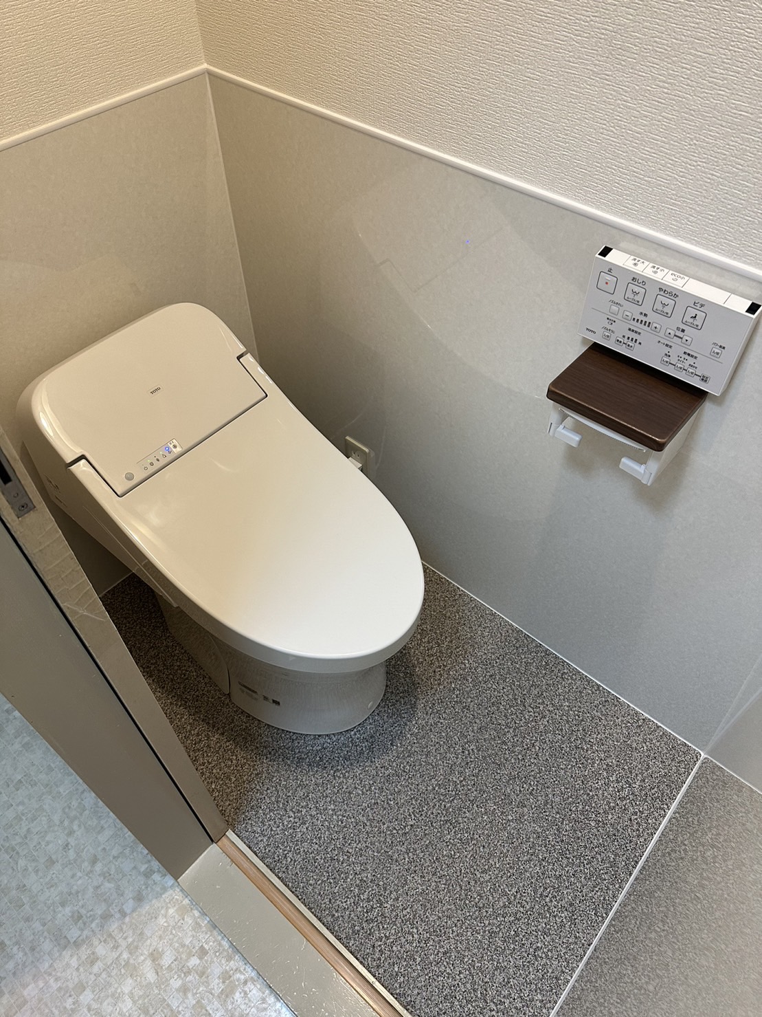 72F83E80-C1BC-421D-BF34-DA4BDC16C33D