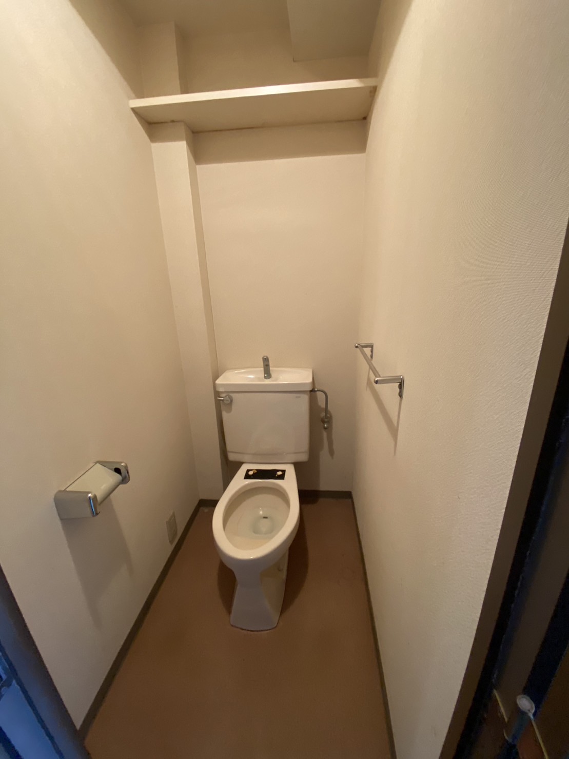 DB1ABF16-247C-4EB7-A9F3-EE7403CEF26B